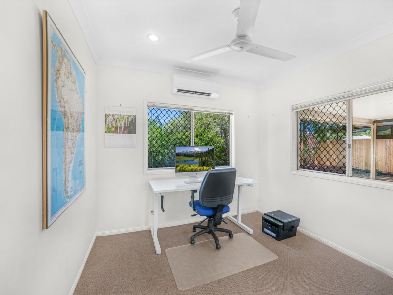 29 Bassett Street, Kanimbla QLD 4870
