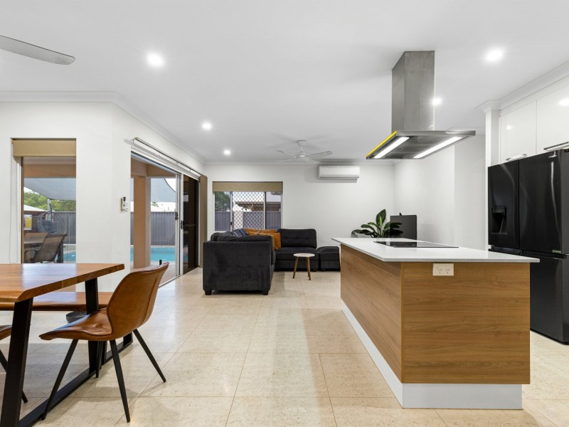 5 Raffles Avenue, Redlynch QLD 4870