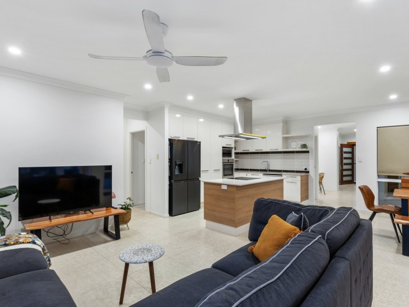 5 Raffles Avenue, Redlynch QLD 4870