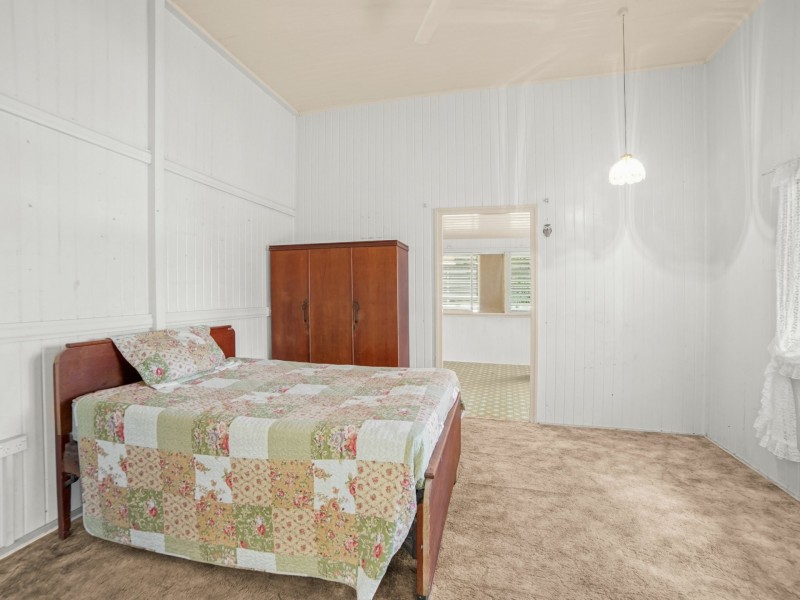 47 Moody Street, Mooroobool QLD 4870