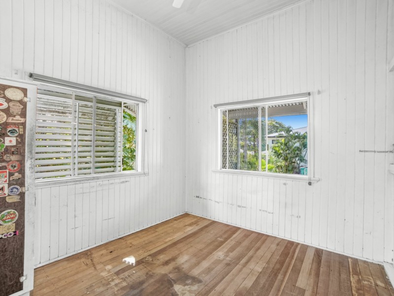 47 Moody Street, Mooroobool QLD 4870