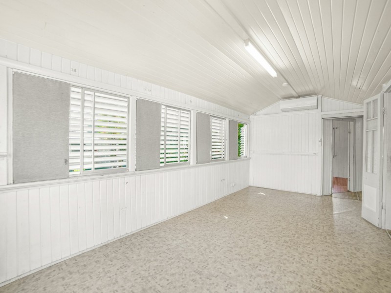 47 Moody Street, Mooroobool QLD 4870