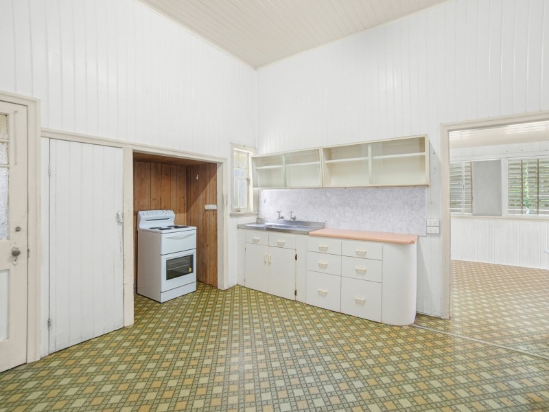 47 Moody Street, Mooroobool QLD 4870