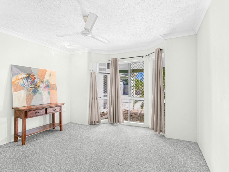 2/9 Springfield Crescent, Manoora QLD 4870