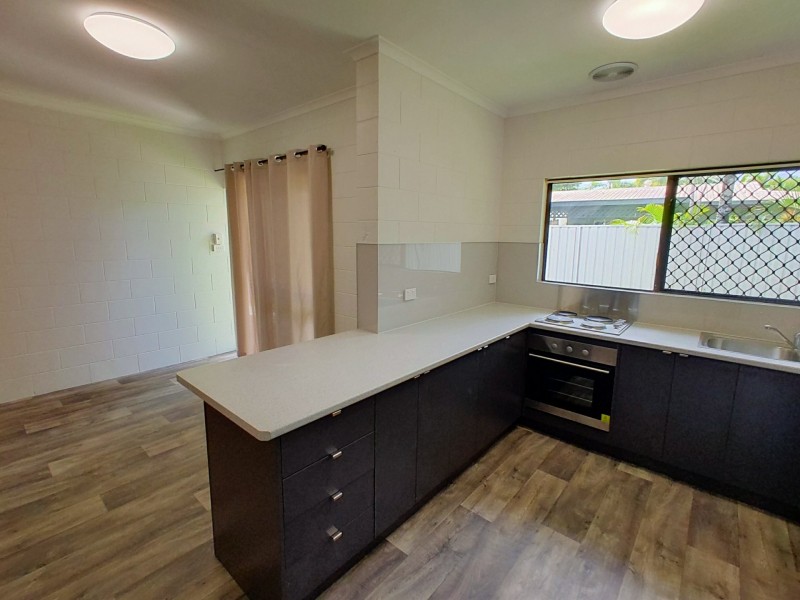 2/18 Turner Street, Whitfield QLD 4870