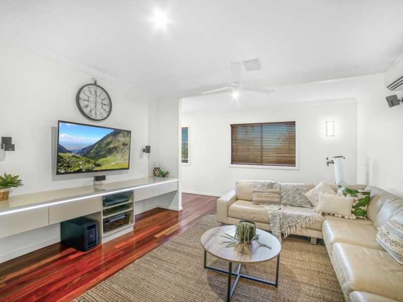 1 Grandview Crescent, Earlville QLD 4870