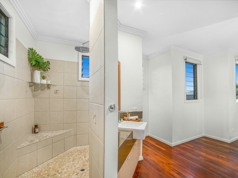 1 Grandview Crescent, Earlville QLD 4870