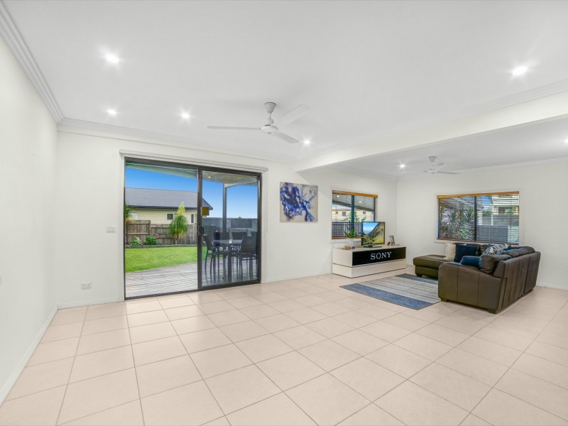 1 Grandview Crescent, Earlville QLD 4870