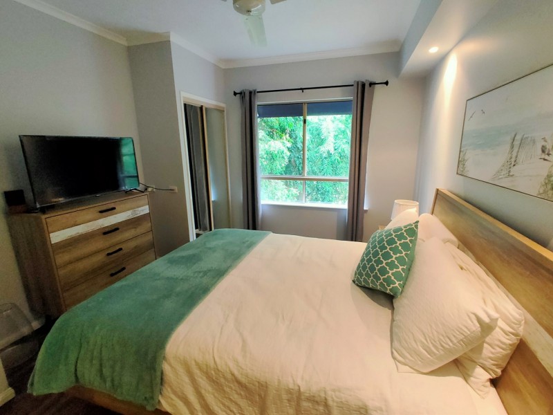 1115/2 Greenslopes Street, Cairns North QLD 4870