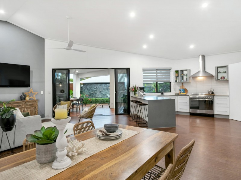 8 Bushlark Place, Smithfield QLD 4878