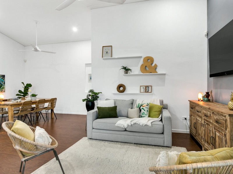 8 Bushlark Place, Smithfield QLD 4878