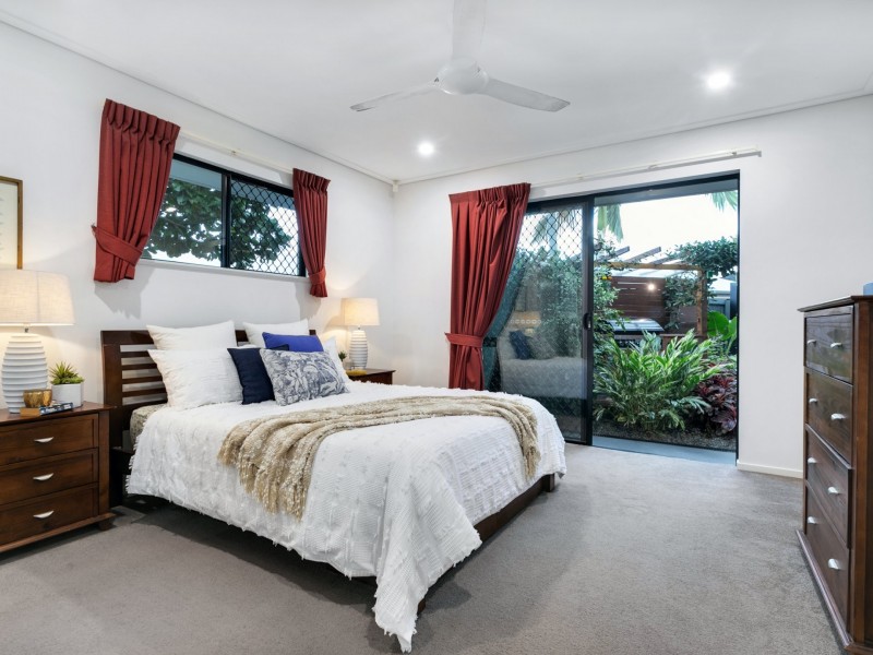 8 Bushlark Place, Smithfield QLD 4878