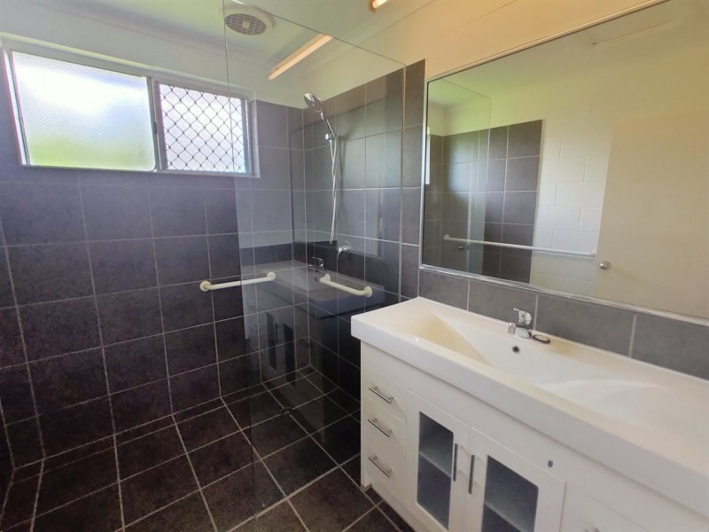 3 Mulligan Street, Manoora QLD 4870