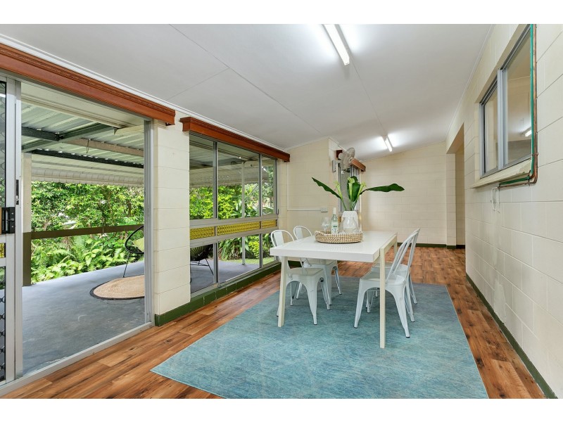 8 Ponticello Street, Whitfield QLD 4870