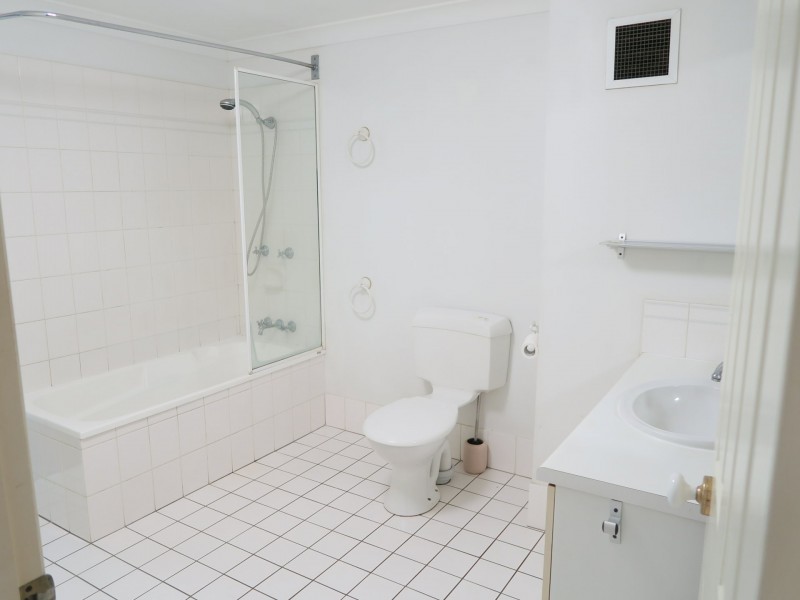 8/34 Springfield Crescent, Manoora QLD 4870