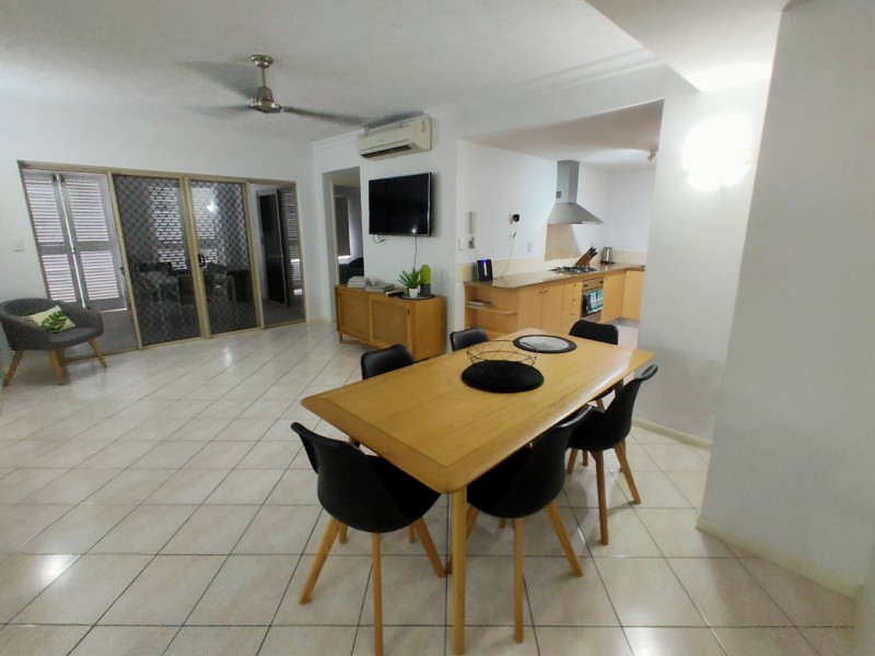 1506/2 Greenslopes Street, Cairns North QLD 4870