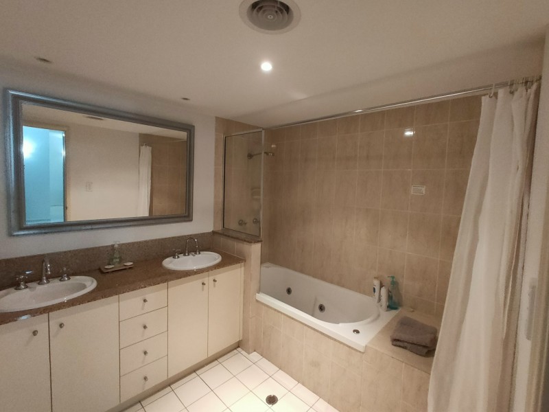 1506/2 Greenslopes Street, Cairns North QLD 4870