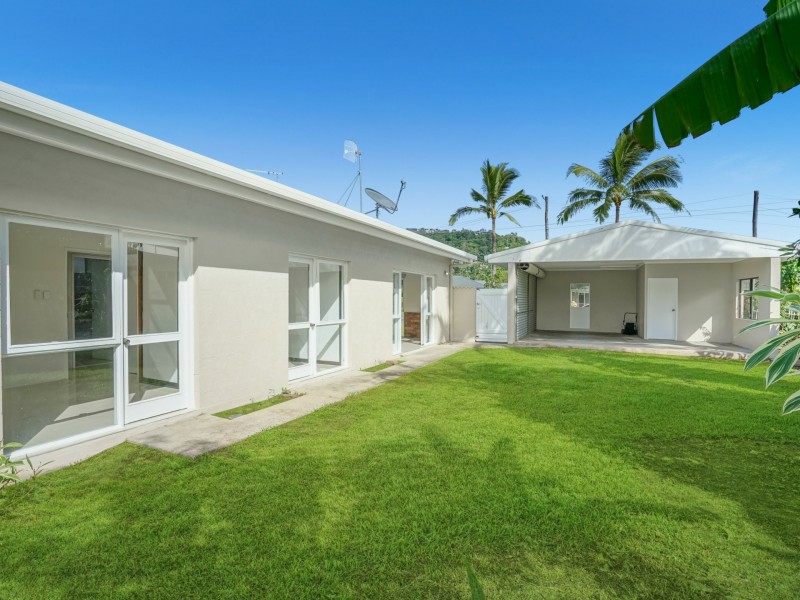 12 Winfield Street, Whitfield QLD 4870