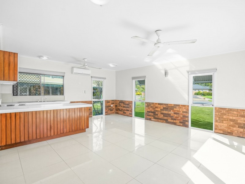 12 Winfield Street, Whitfield QLD 4870