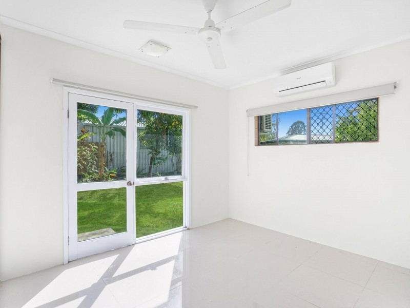 12 Winfield Street, Whitfield QLD 4870