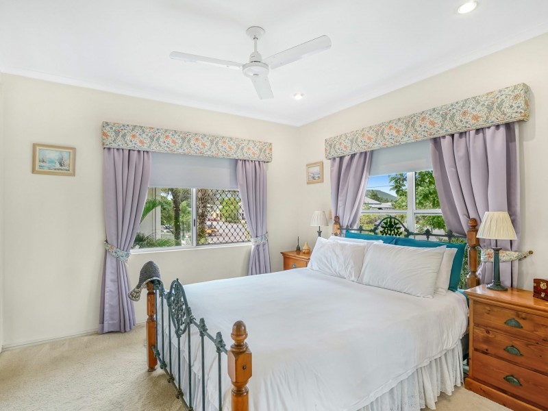 1/64 Charles Street, Manunda QLD 4870