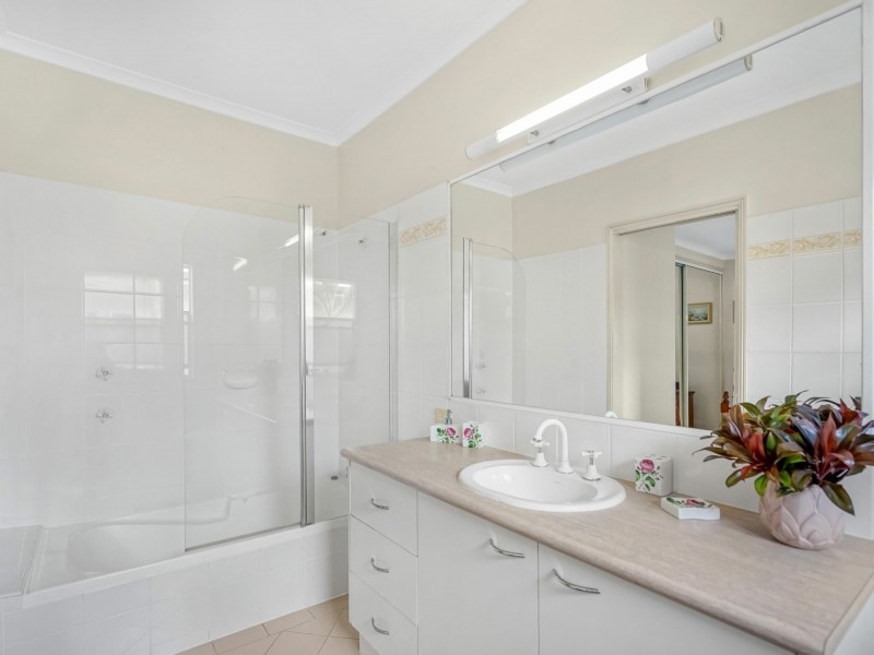 1/64 Charles Street, Manunda QLD 4870