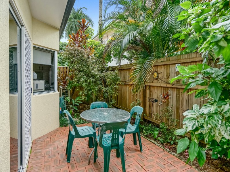 1/64 Charles Street, Manunda QLD 4870