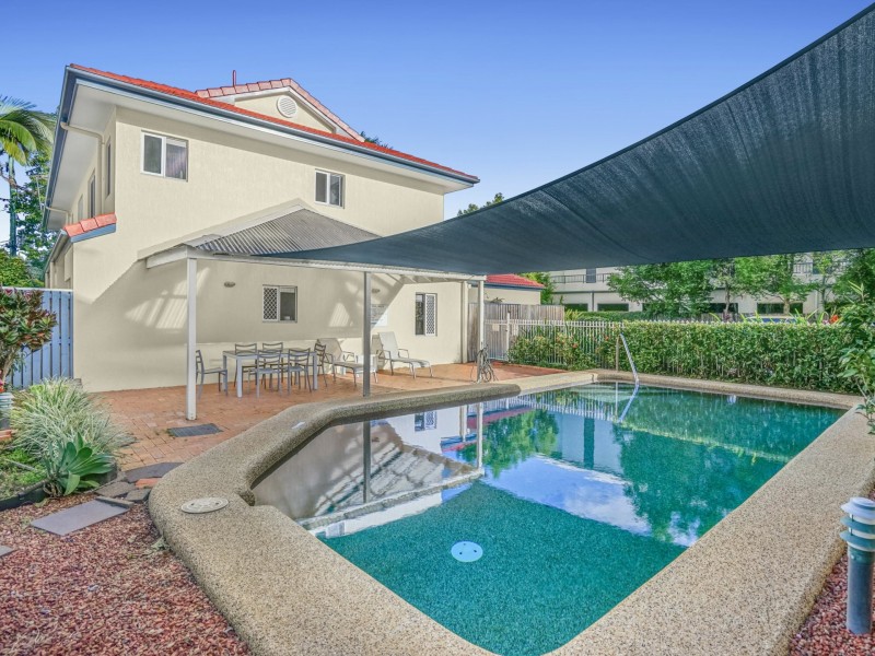 1/64 Charles Street, Manunda QLD 4870