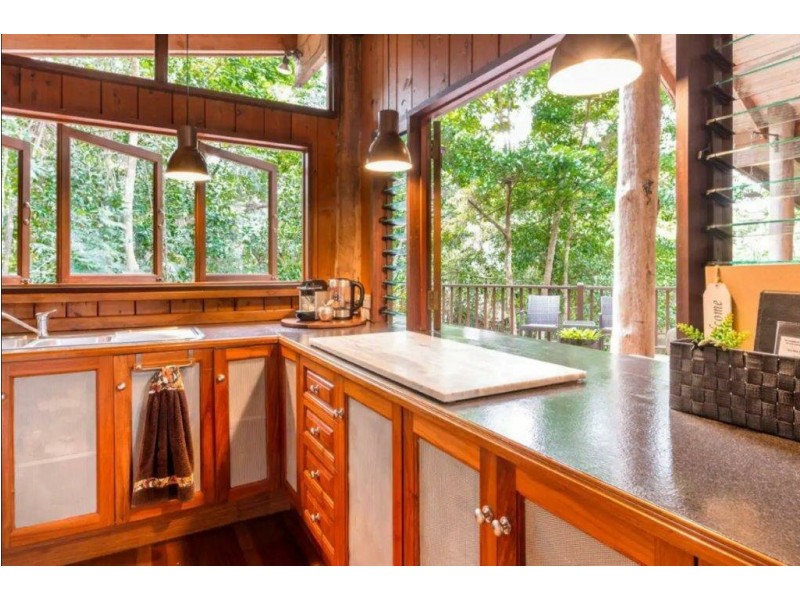 11 Cycas Close, Kamerunga QLD 4870