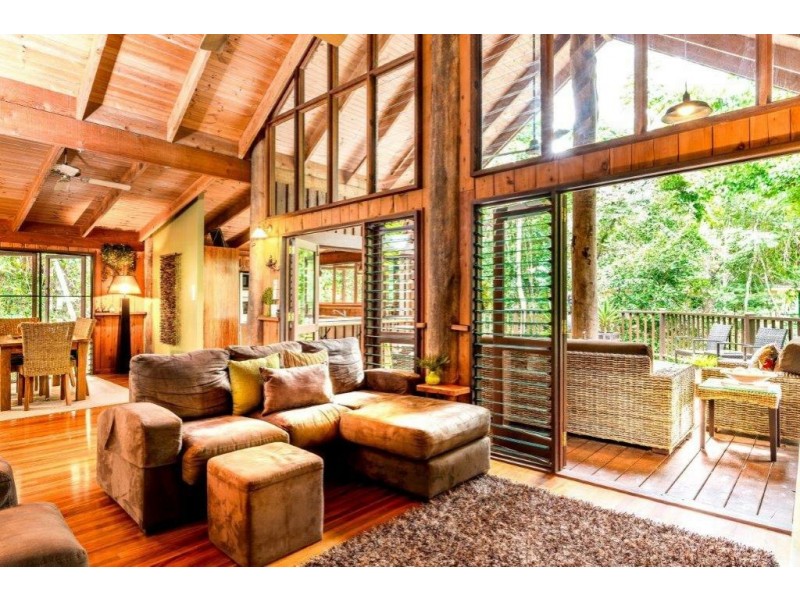 11 Cycas Close, Kamerunga QLD 4870