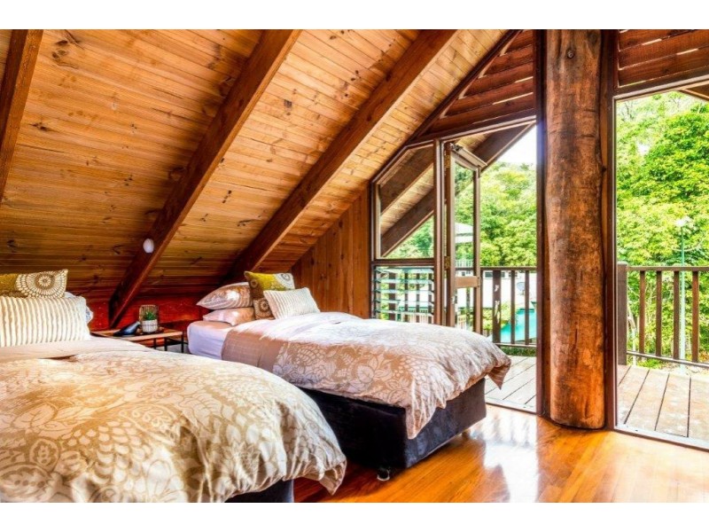 11 Cycas Close, Kamerunga QLD 4870