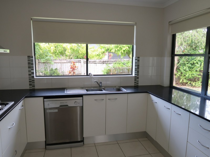 2 Mallory Close, Edmonton QLD 4869