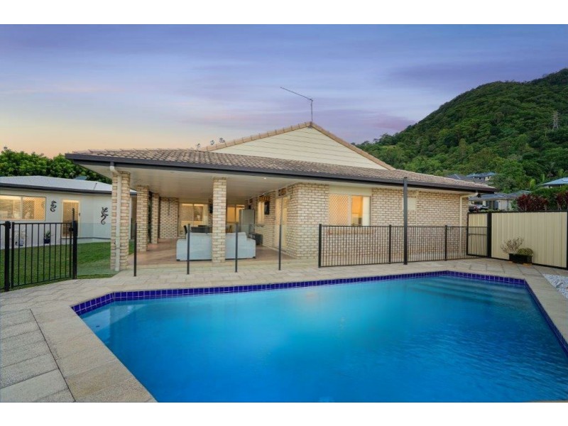 7 Popple Close, Kanimbla QLD 4870