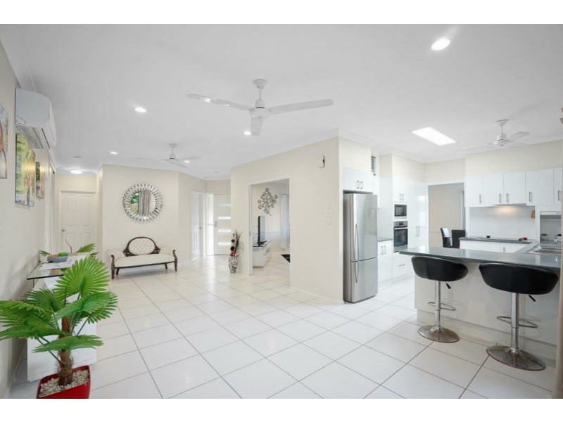 7 Popple Close, Kanimbla QLD 4870
