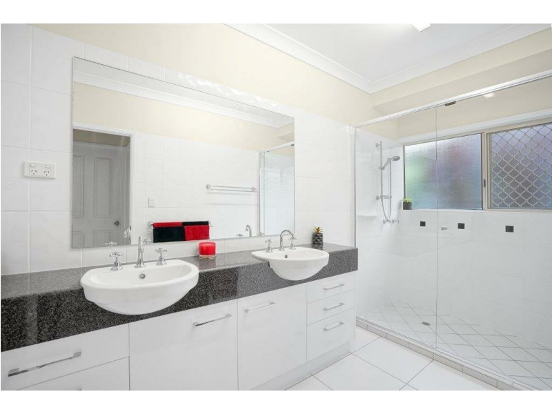 7 Popple Close, Kanimbla QLD 4870