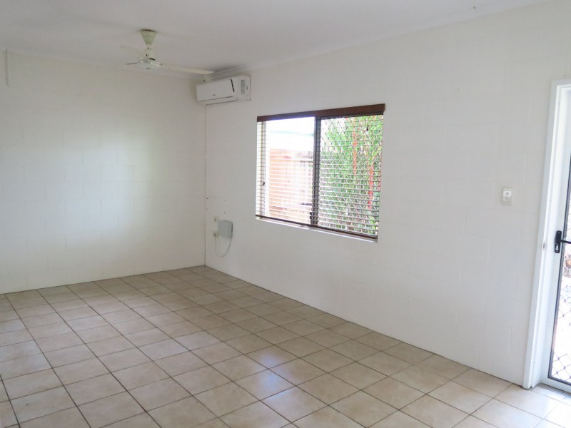 1/1 Ireland Cres, Whitfield QLD 4870