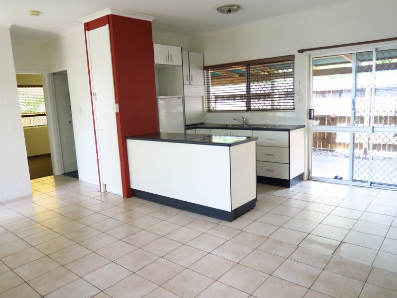 1/1 Ireland Cres, Whitfield QLD 4870