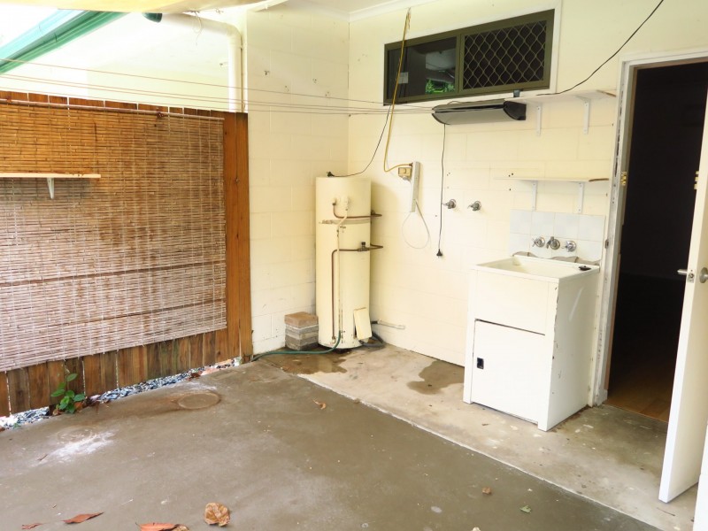 1/1 Ireland Cres, Whitfield QLD 4870