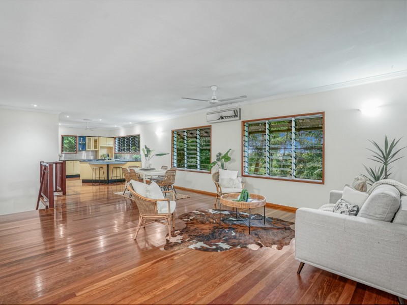 10 Barklya Close, Kamerunga QLD 4870