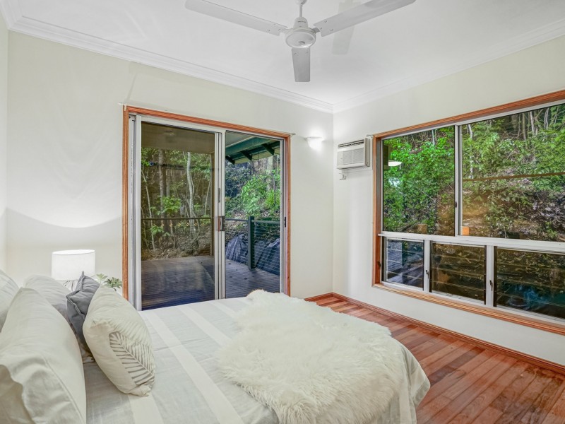 10 Barklya Close, Kamerunga QLD 4870