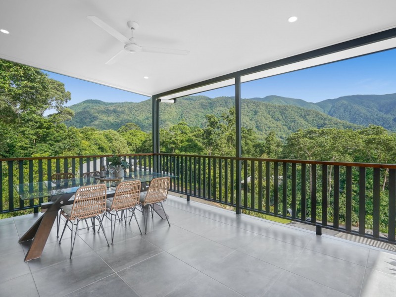 8 Stapleton Close, Redlynch QLD 4870