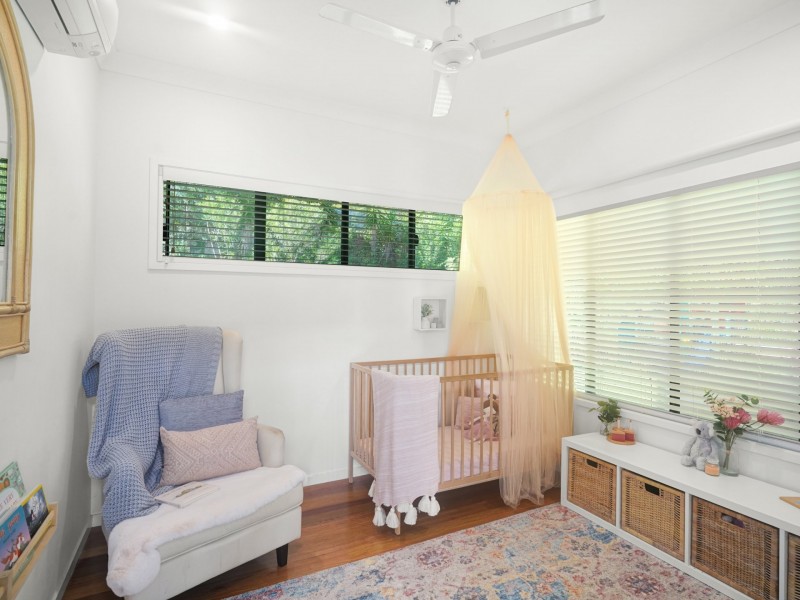 8 Stapleton Close, Redlynch QLD 4870