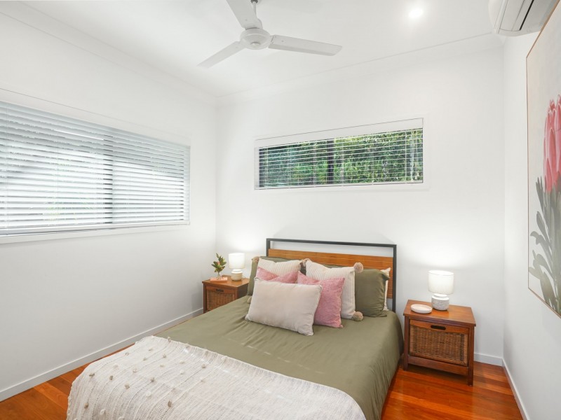 8 Stapleton Close, Redlynch QLD 4870