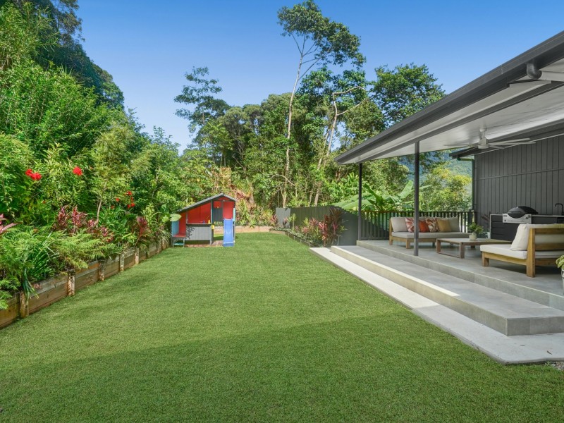 8 Stapleton Close, Redlynch QLD 4870