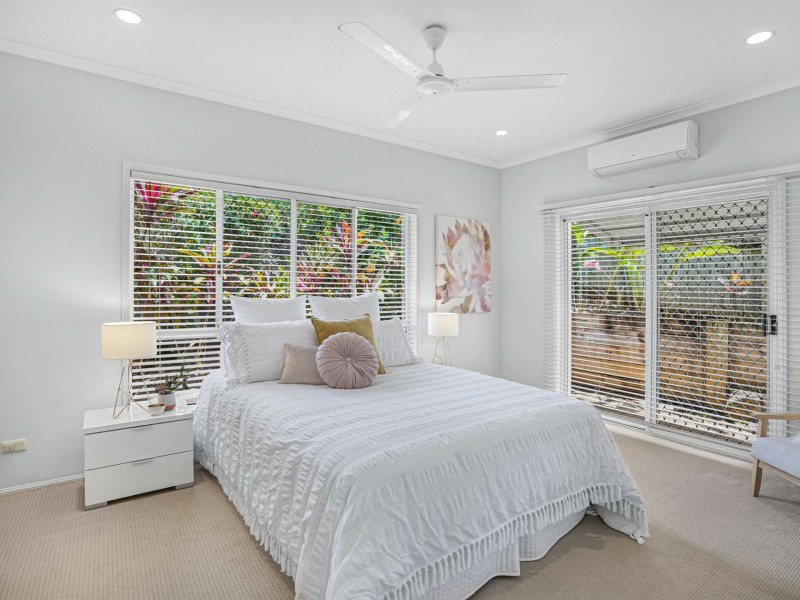 12 Eugenia Crescent, Redlynch QLD 4870