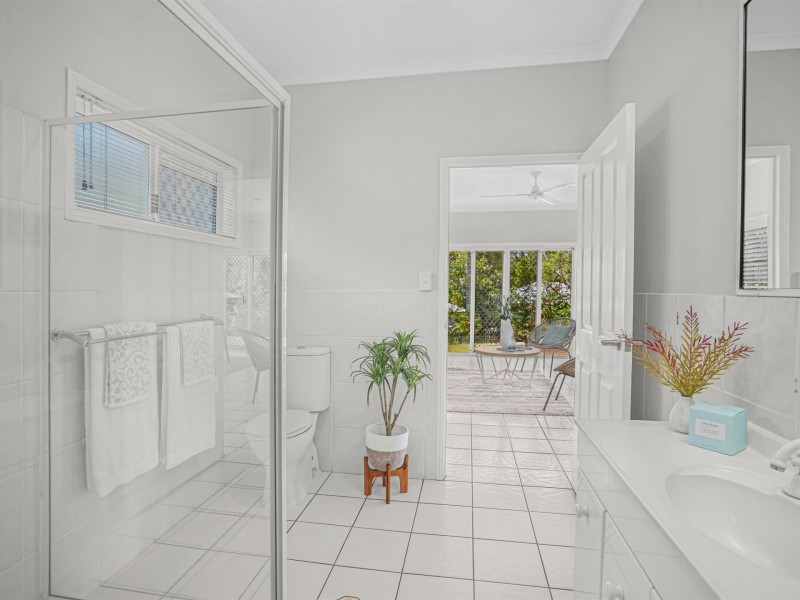 12 Eugenia Crescent, Redlynch QLD 4870