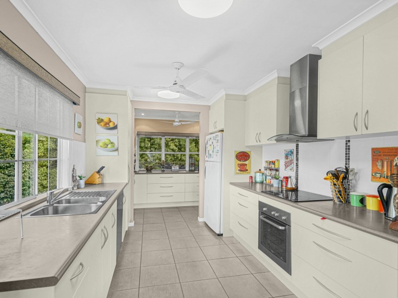 233 Toogood Road, Bayview Heights QLD 4868