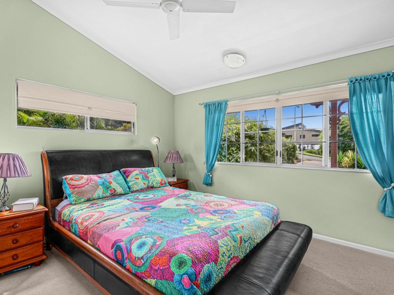 233 Toogood Road, Bayview Heights QLD 4868