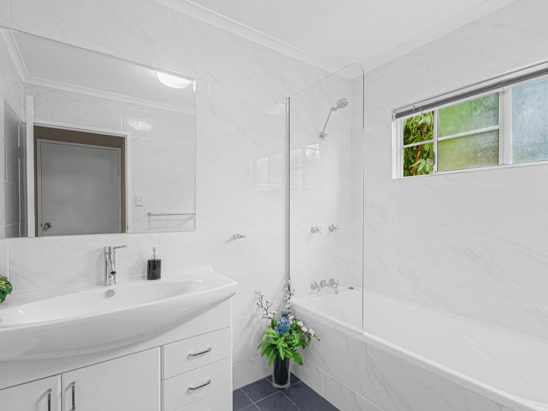 233 Toogood Road, Bayview Heights QLD 4868