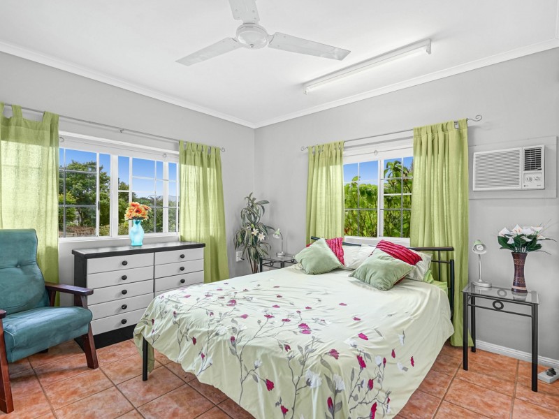 233 Toogood Road, Bayview Heights QLD 4868
